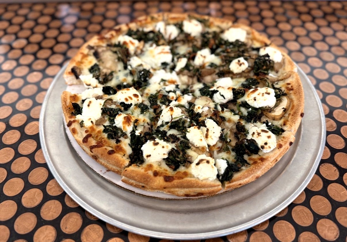 Spinach and mushroom white pizza